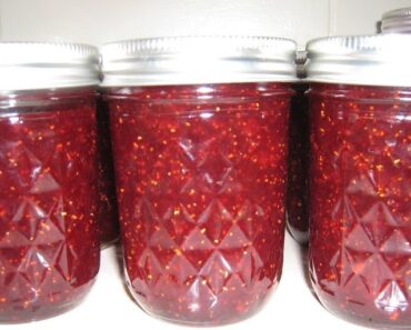 QUICK & EASY STRAWBERRY JAM